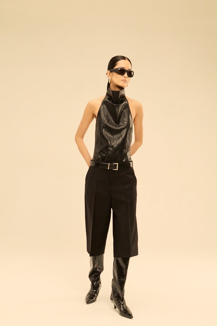 BUSAN TOP IN BLACK