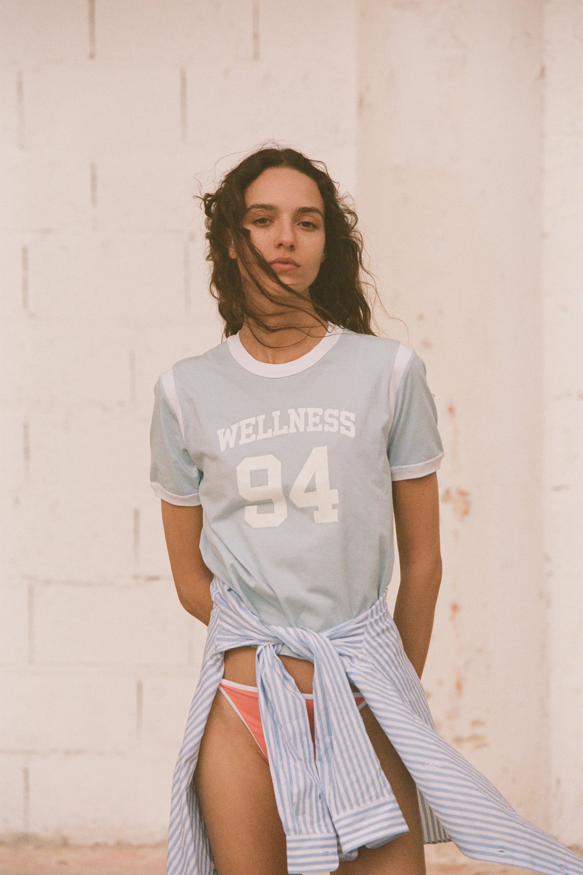 WELLNESS 94 SPORTS TEE CHINA BLUE/WHITE