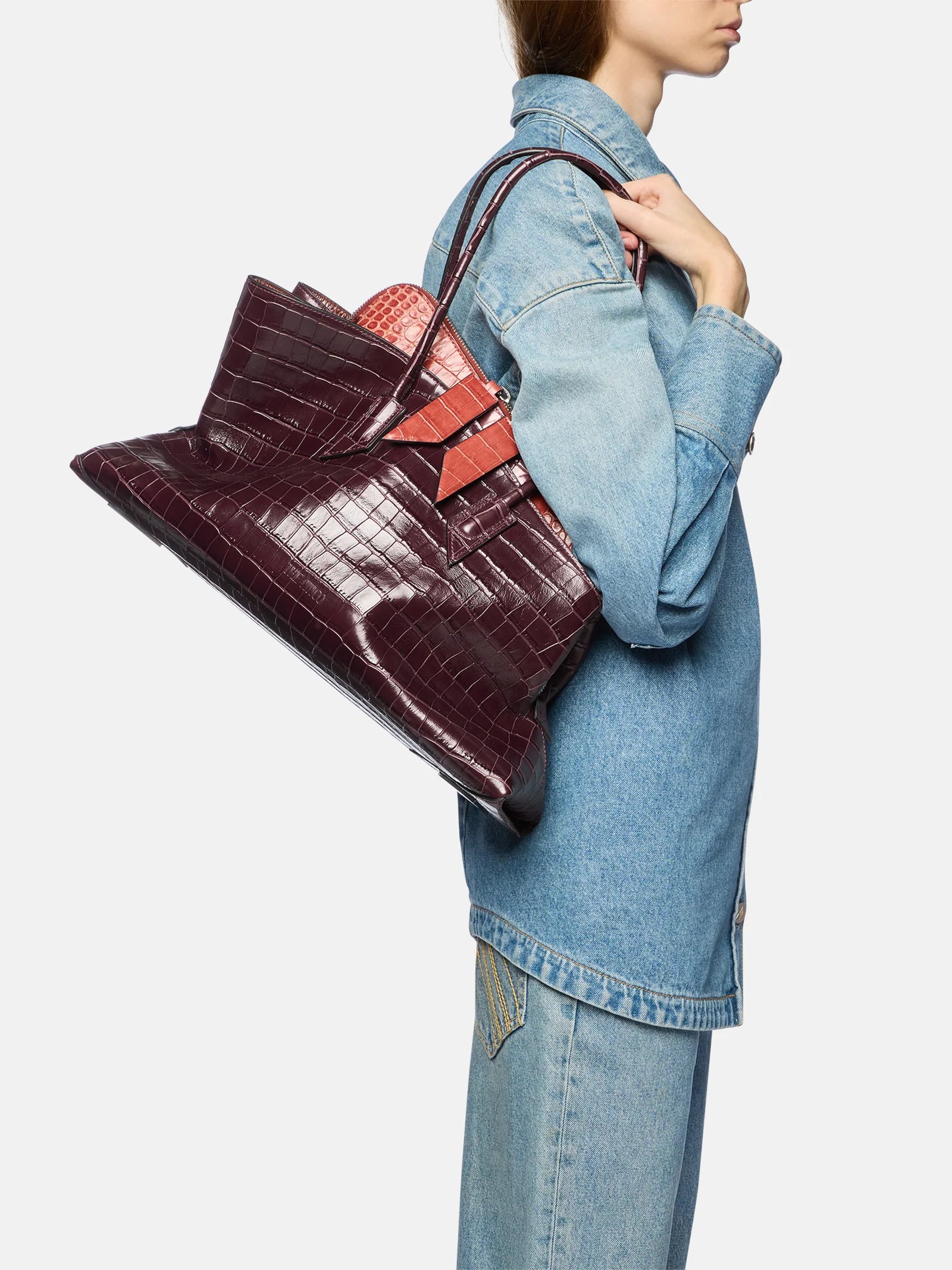 LA PASSEGIATTA MEDIUM IN CROCODILE PRINT BORDEAUX