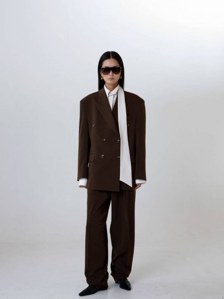 THE LOMBARD SET BROWN