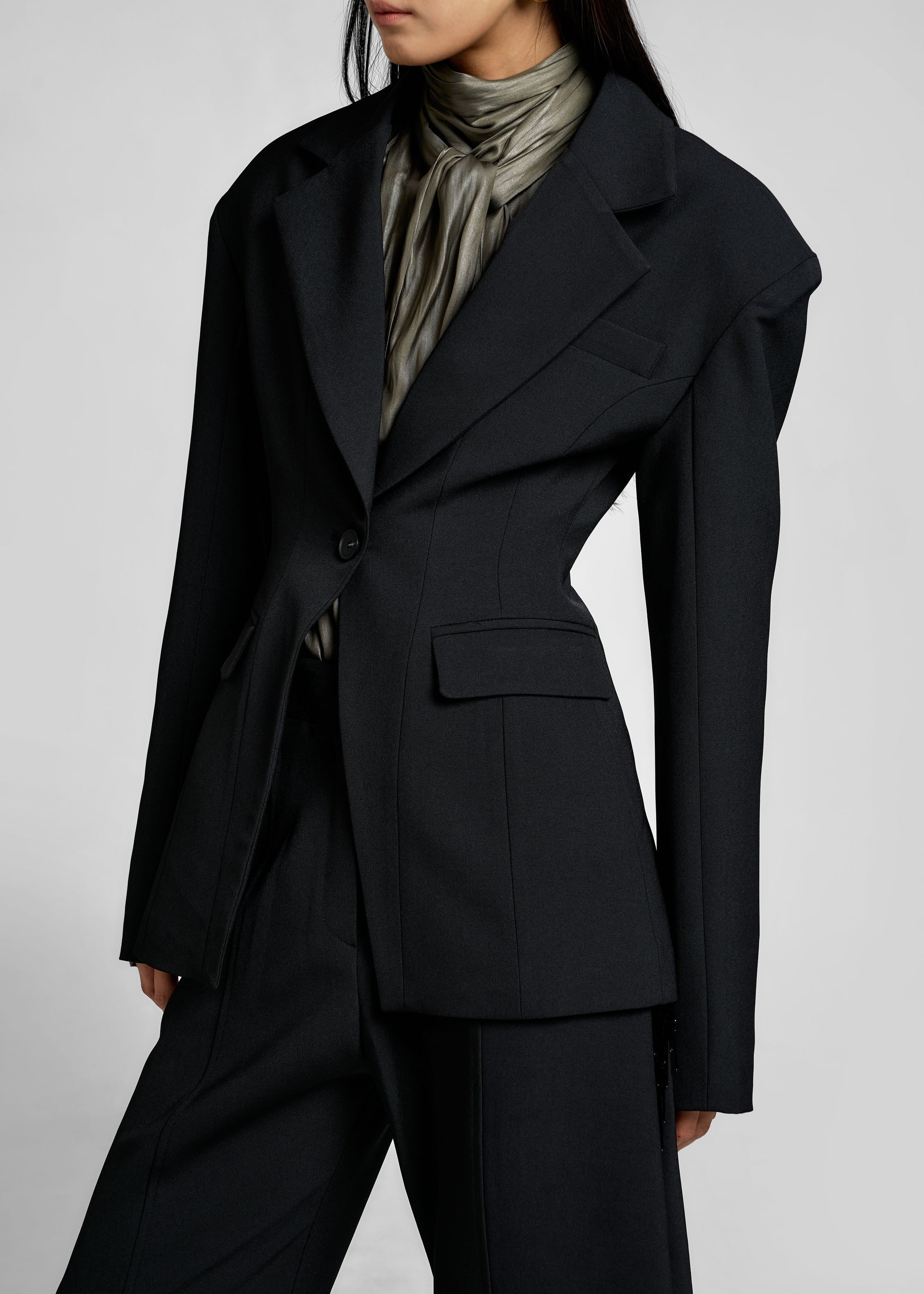 BIANCA HOURGLASS SET IN BLACK