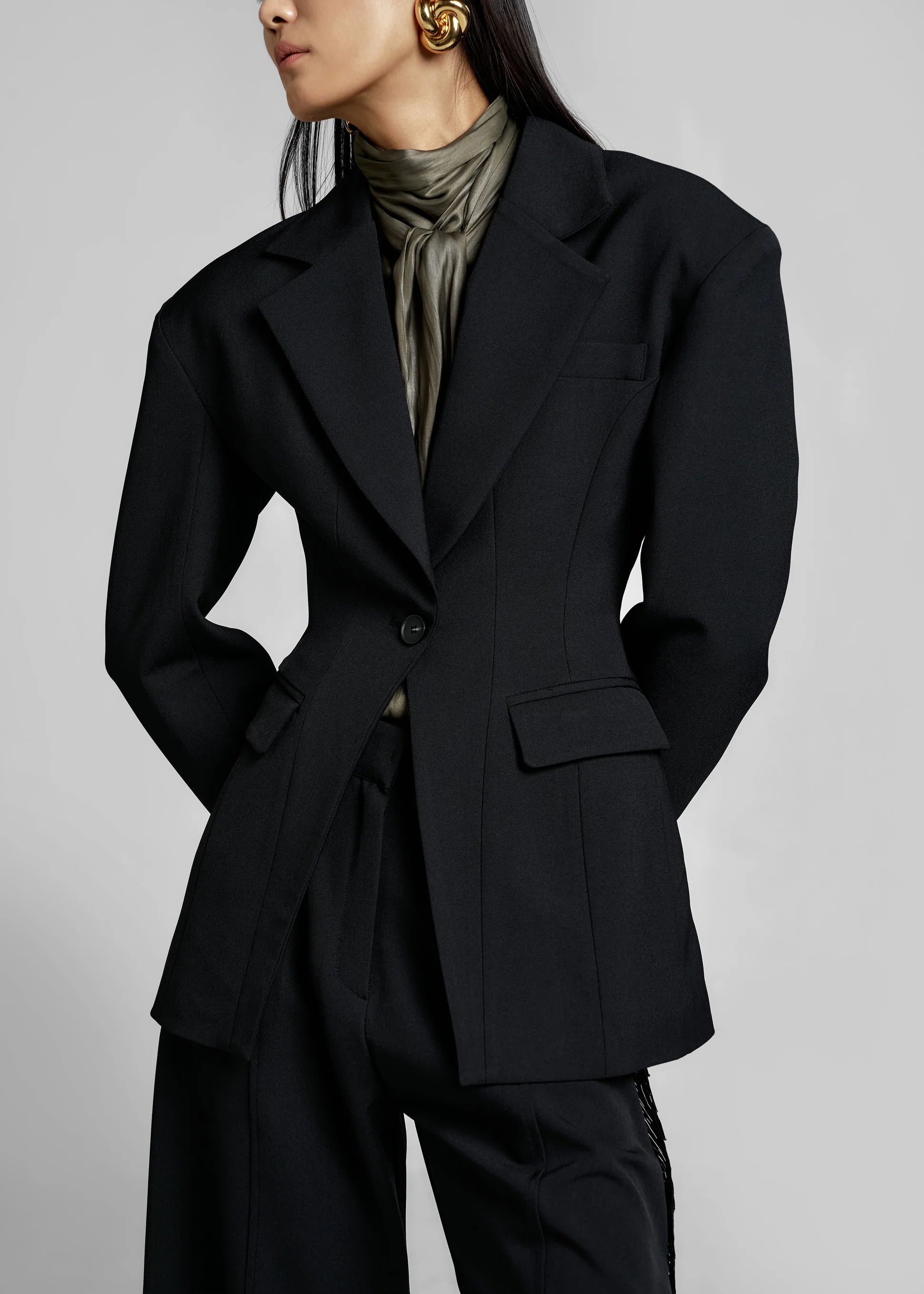 BIANCA HOURGLASS SET IN BLACK