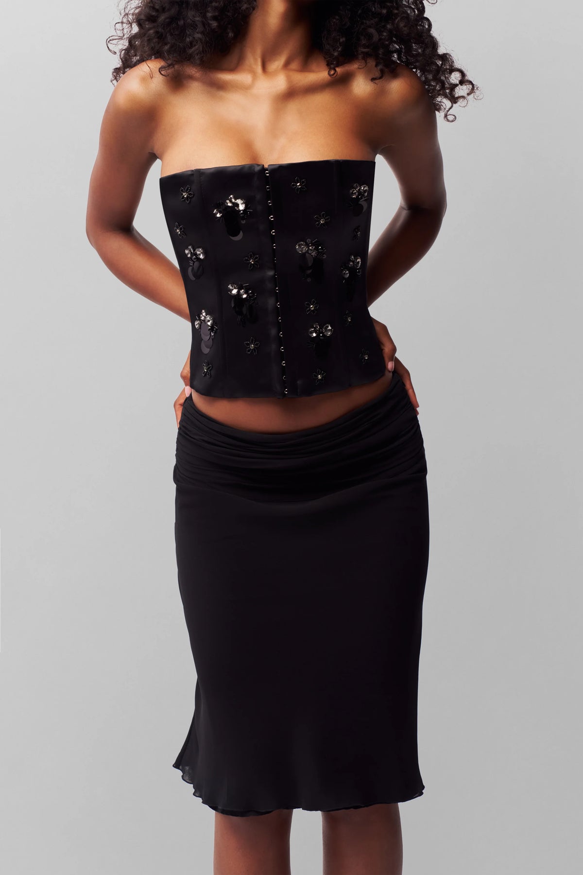 EMBELLISHED SATIN CORSET IN BLACK