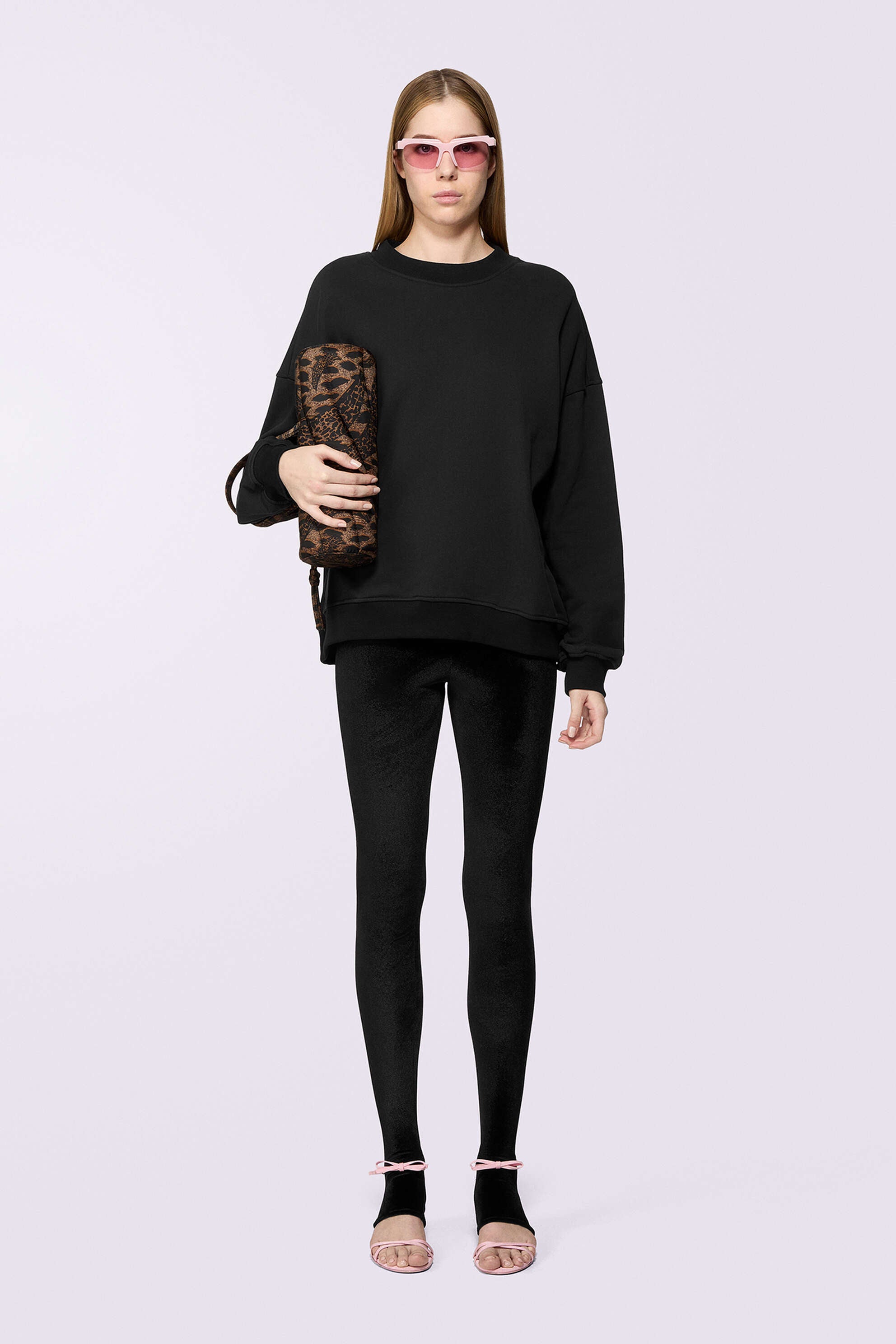 BLACK CASH AND CARRY SWEATSHIRT