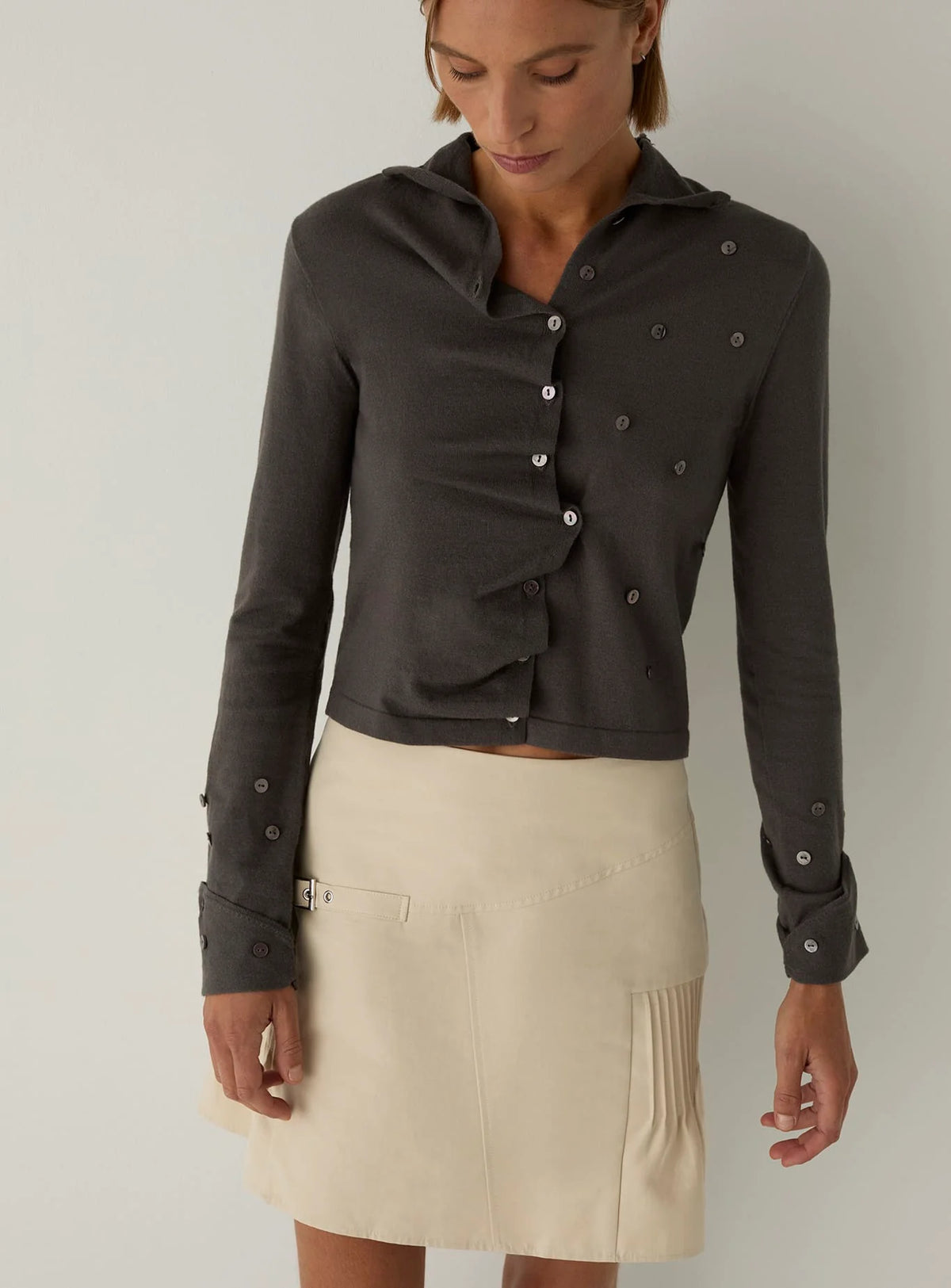 FIA GREY BUTTONED CARDIGAN