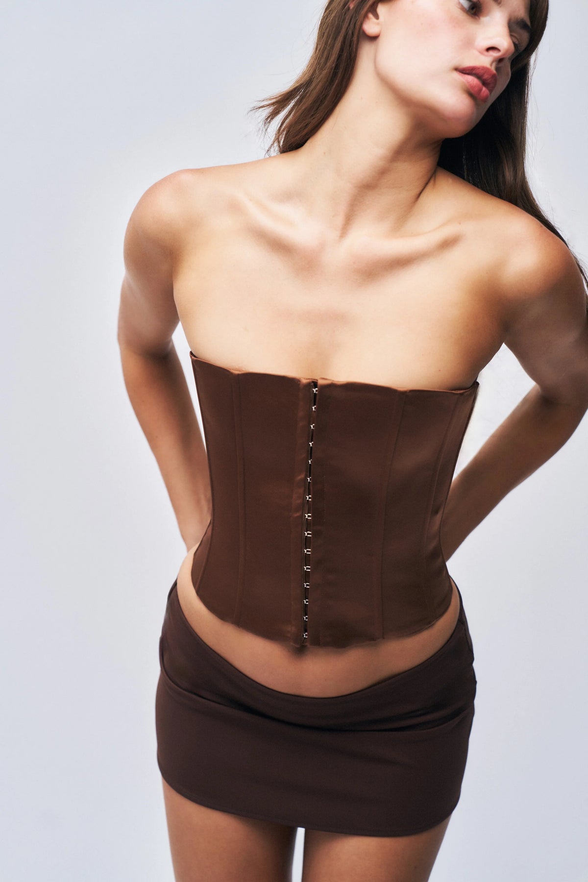 SATIN CORSET IN BROWN