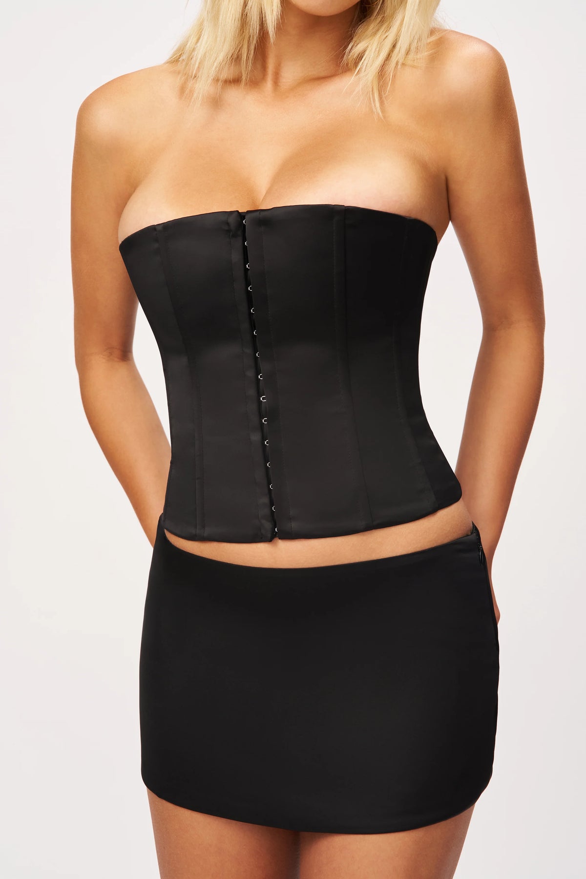 SATIN CORSET IN BLACK