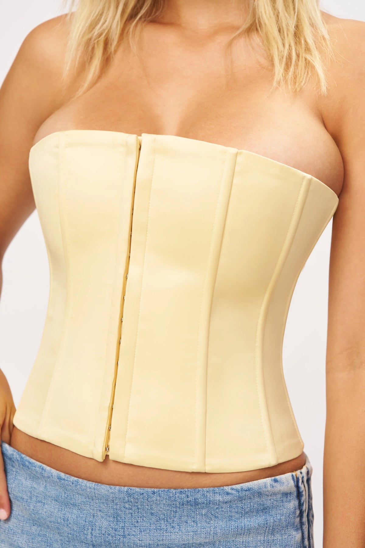 SATIN CORSET IN CREAM