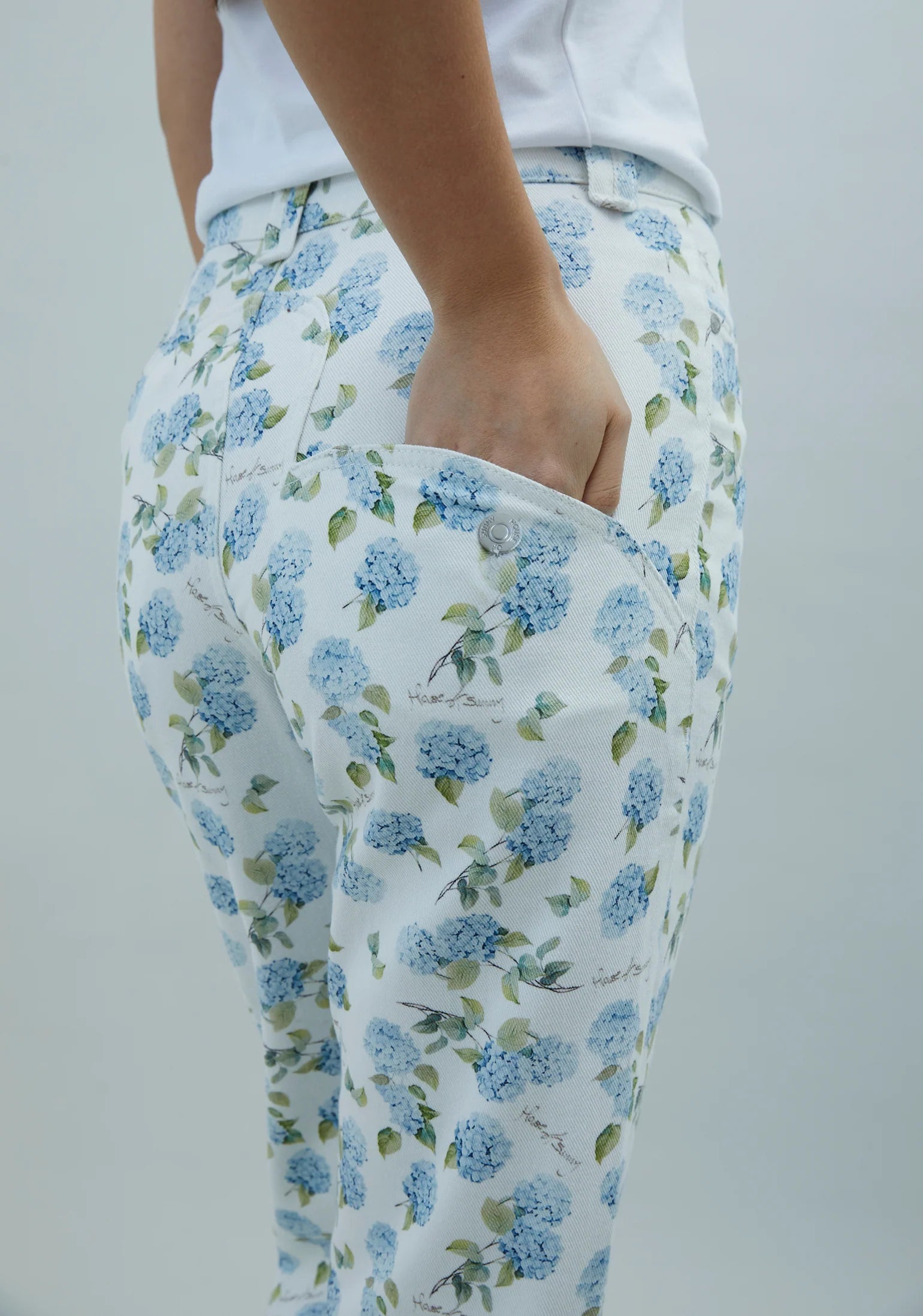 HYDRANGEA JESSIE DENIM IN SOFT BLUE