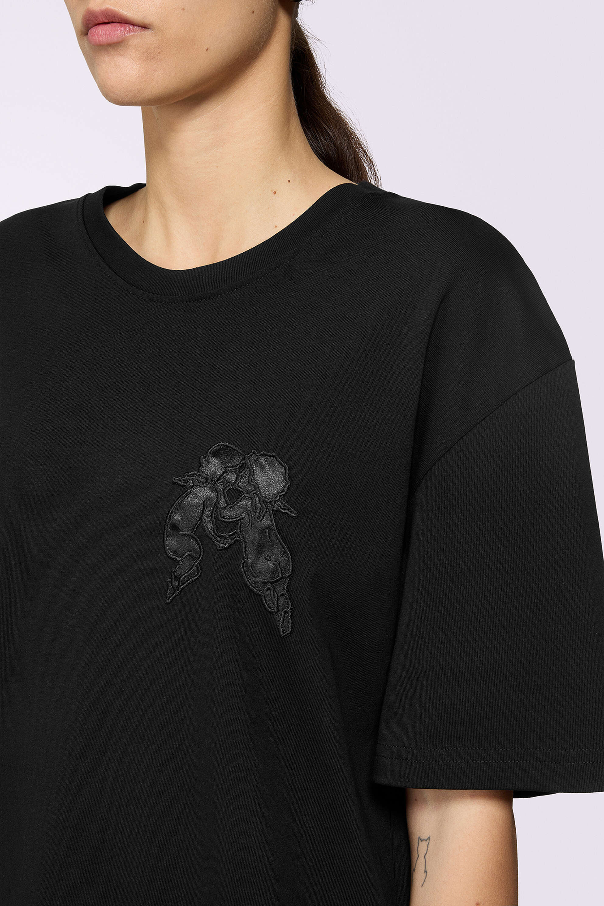 WOMENS BLACK KISSING ANGELS PATCH BOXY FIT T-SHIRT