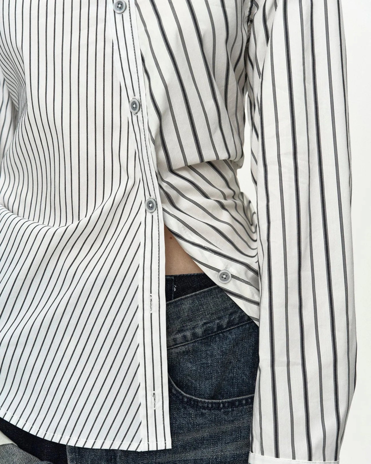 NOA STRIPED TWIST-TUCK SHIRT