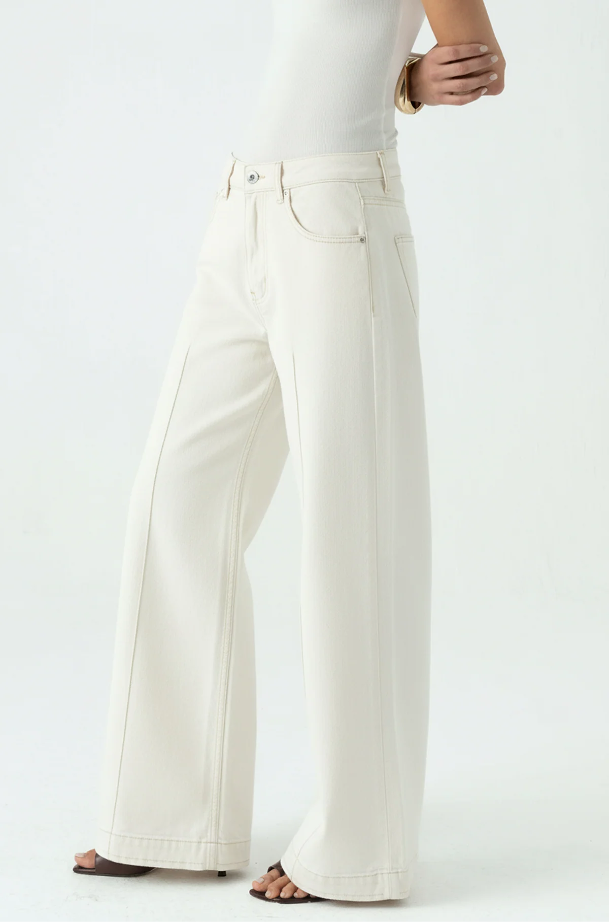 EL RESUELVE JEANS OFF WHITE