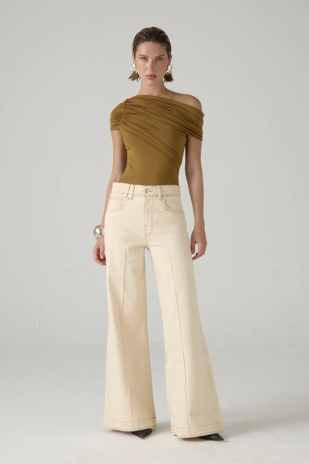 EL RESUELVE JEANS OFF WHITE