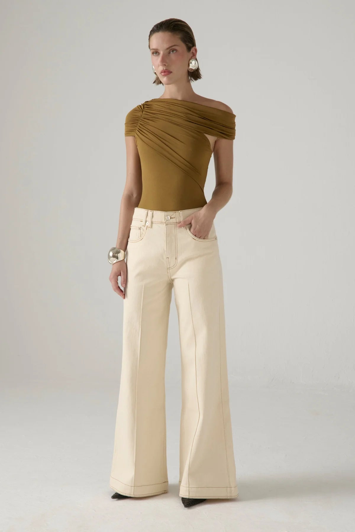 EL RESUELVE JEANS OFF WHITE