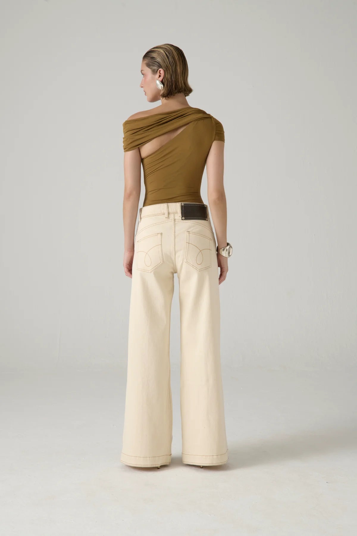 EL RESUELVE JEANS OFF WHITE