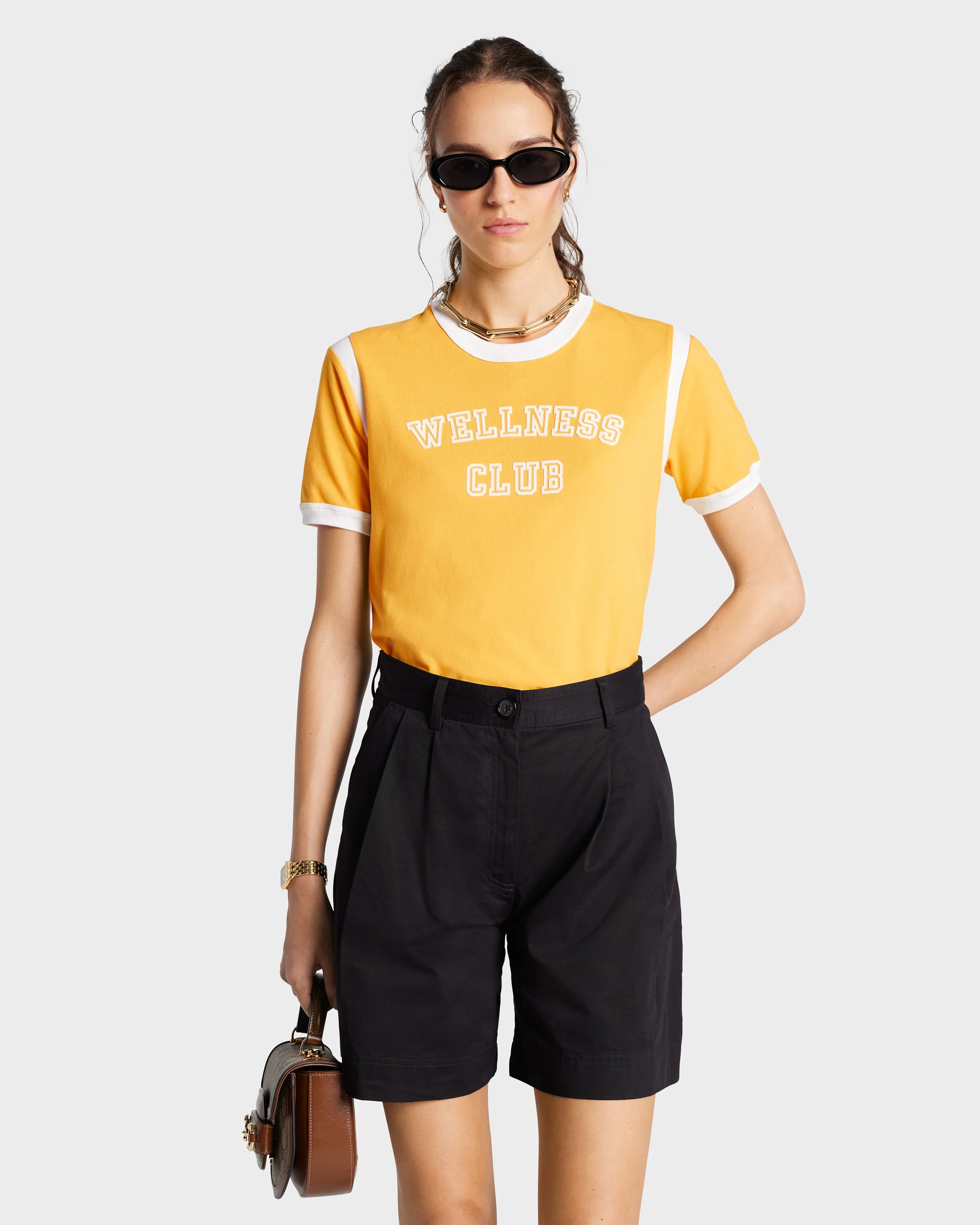 WELLNESS CLUB FLOCKED SPORTS TEE GOLD/WHITE
