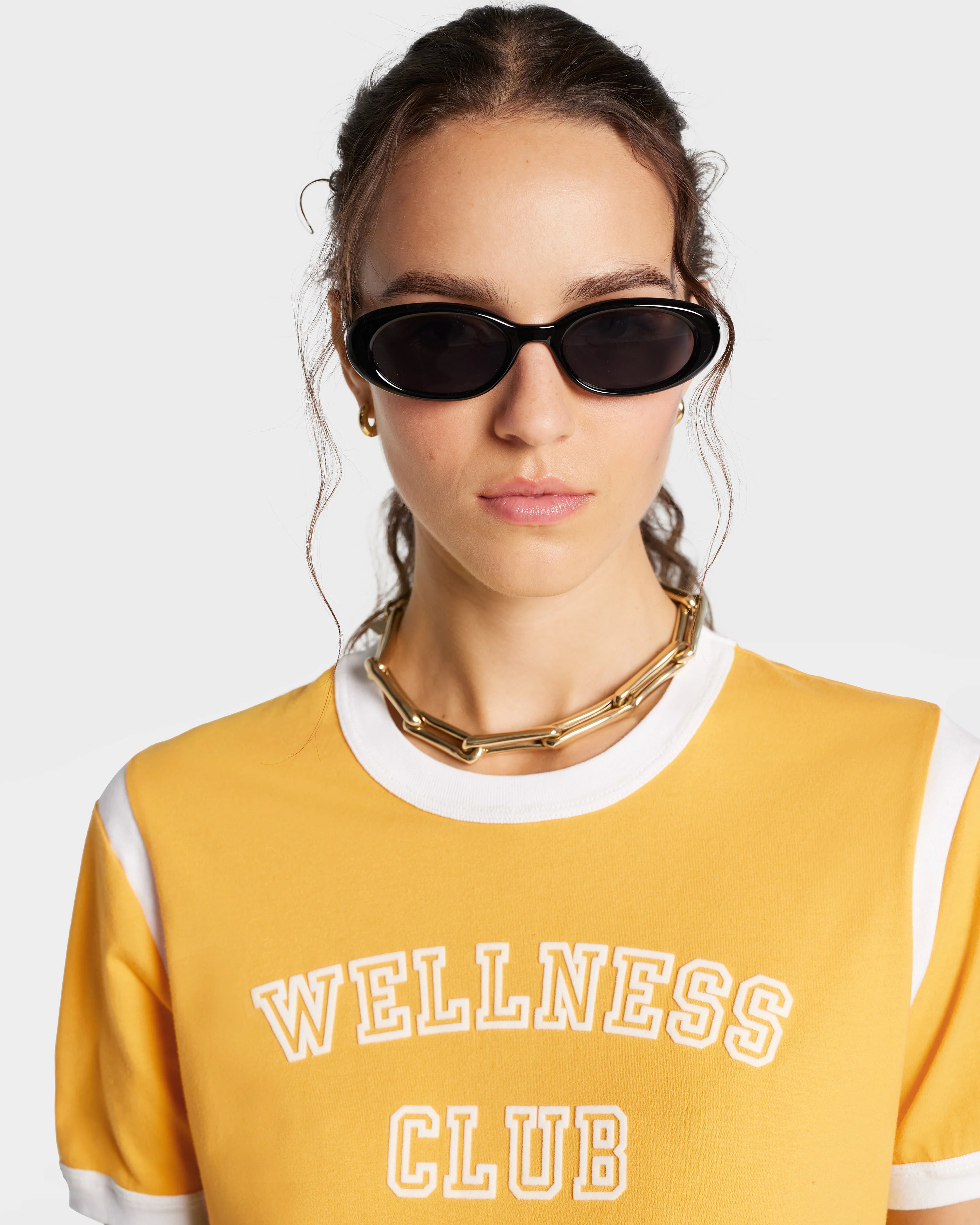 WELLNESS CLUB FLOCKED SPORTS TEE GOLD/WHITE