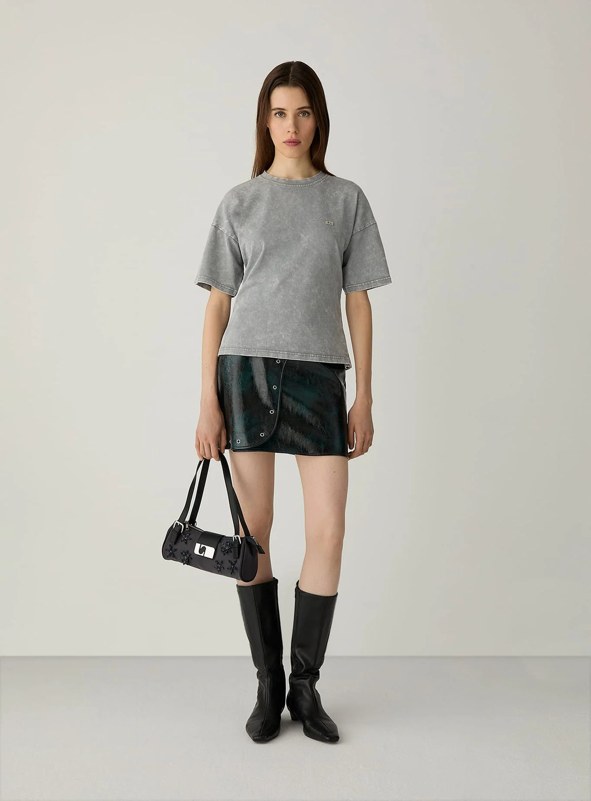 NAEVA GREY T-SHIRT