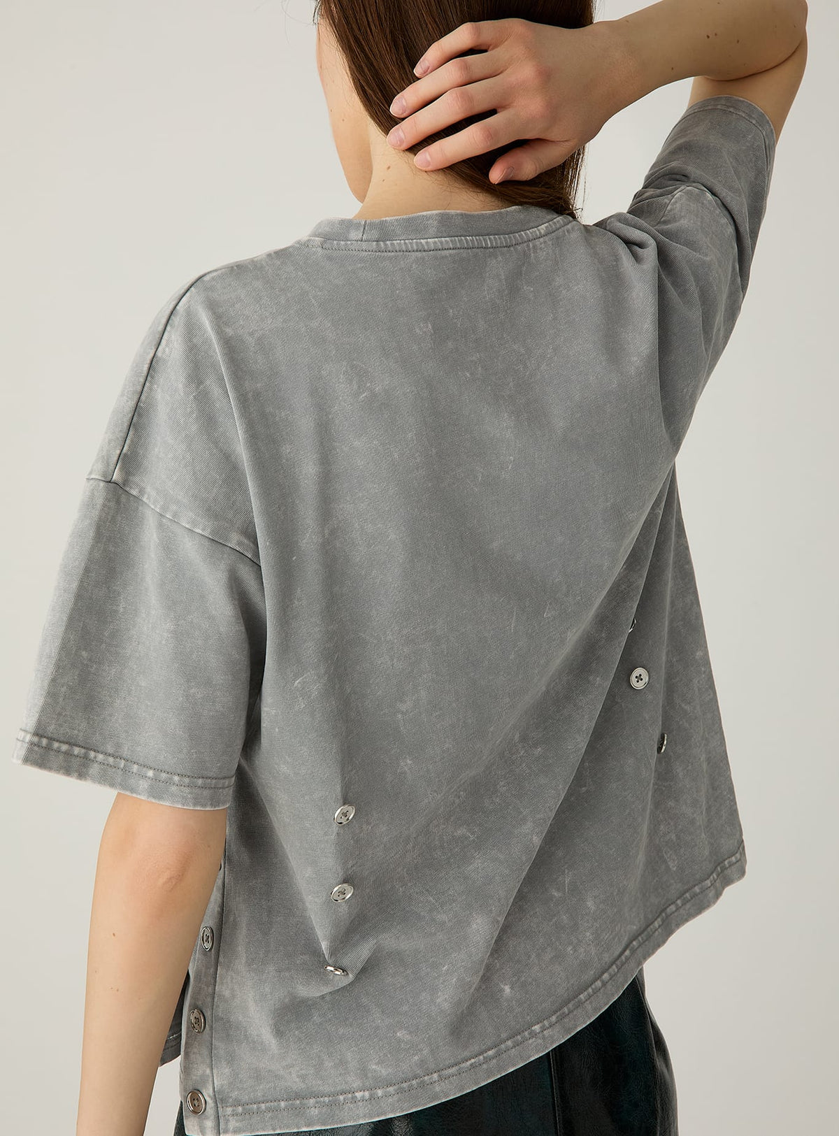 NAEVA GREY T-SHIRT