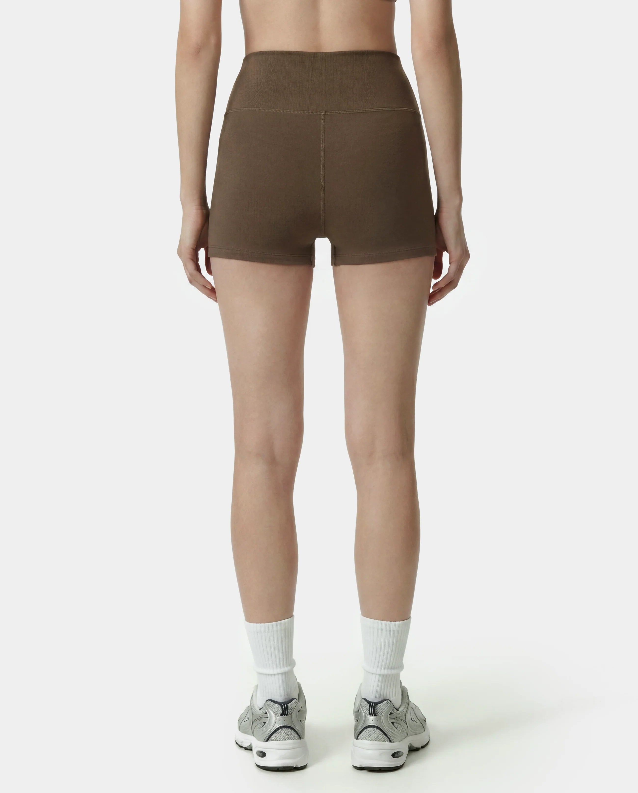 SERIF LOGO MINI BIKER SHORT - SAND/WHITE