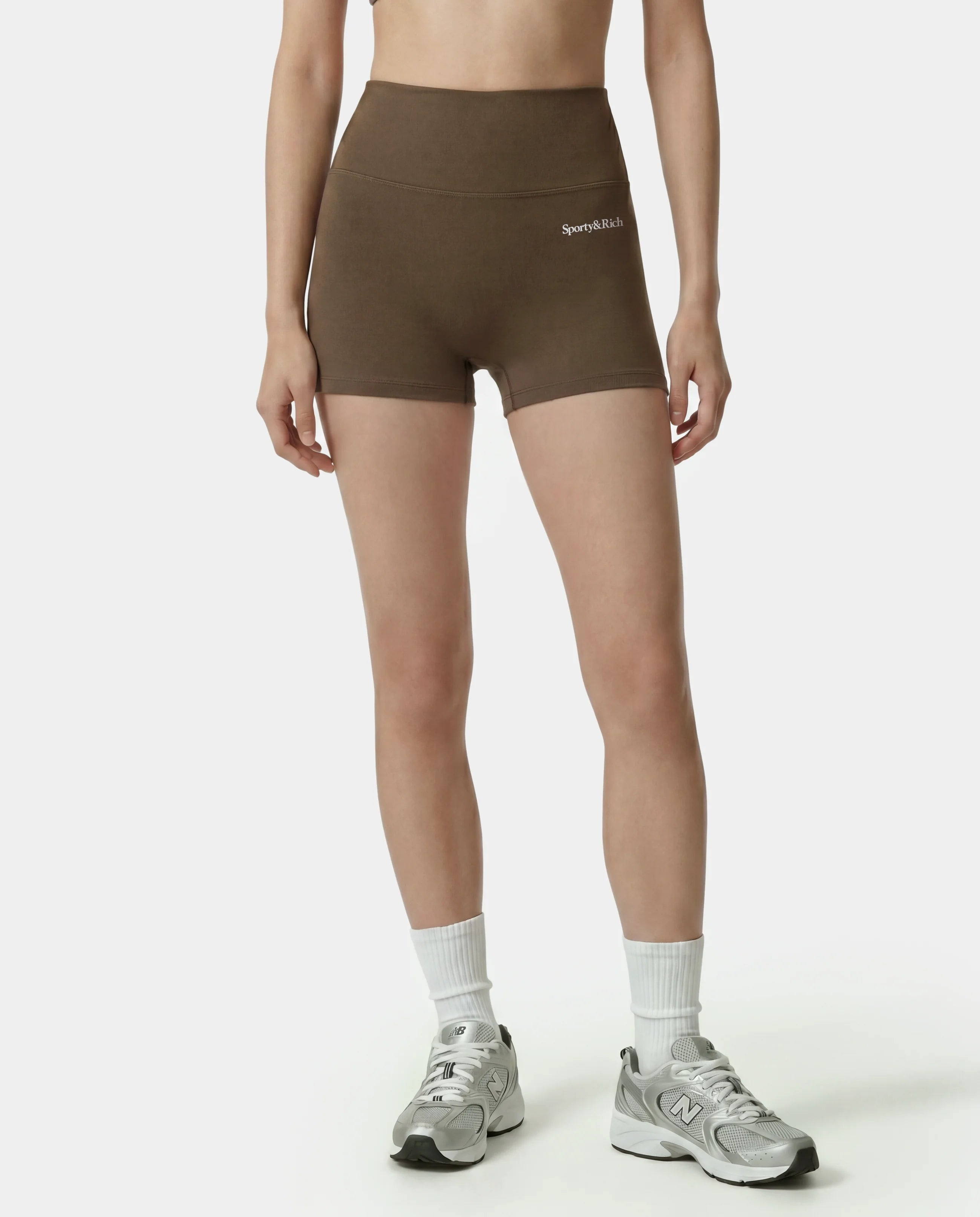 SERIF LOGO MINI BIKER SHORT - SAND/WHITE