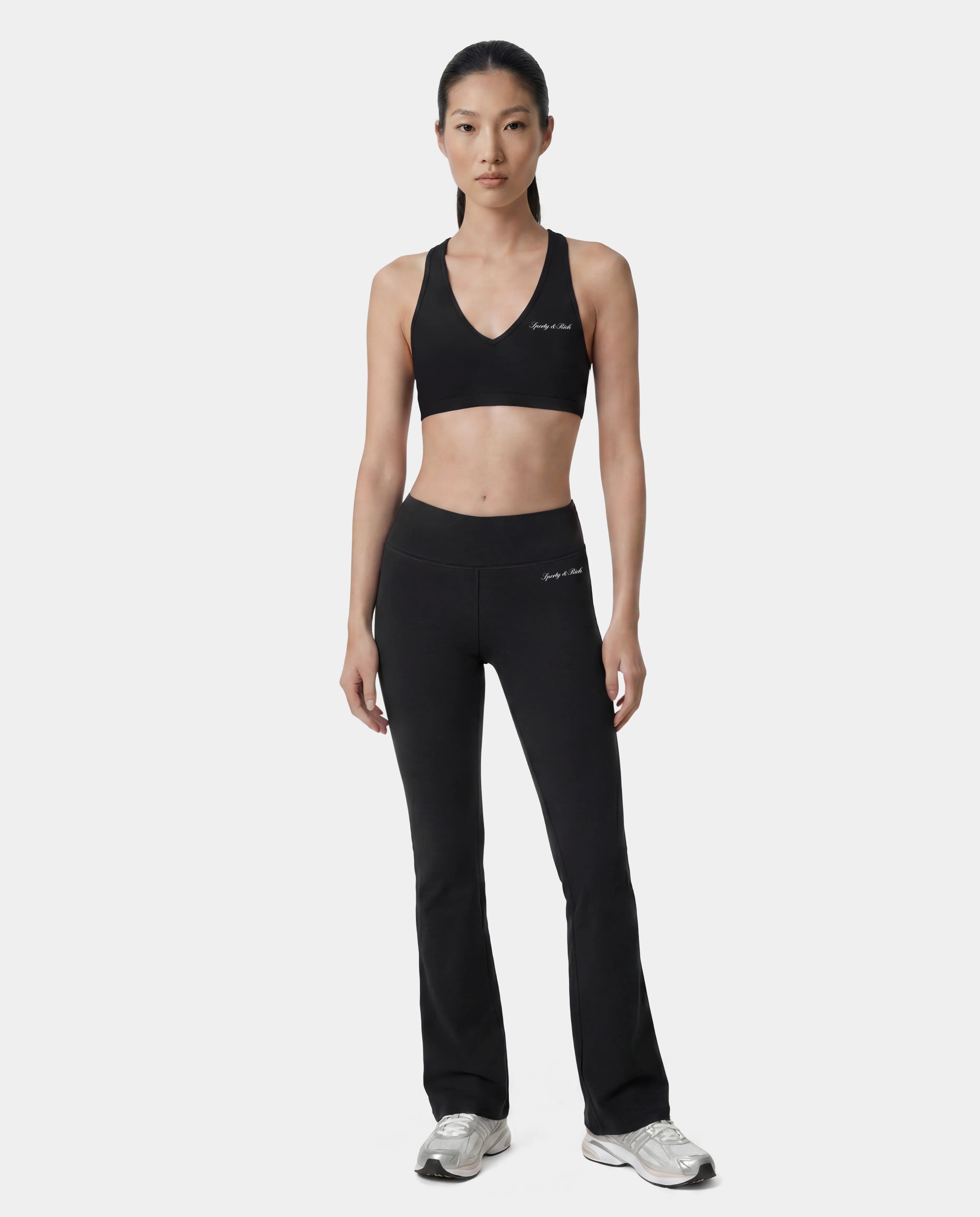 SIGNATURE LOGO V-NECK SPORTS BRA - BLACK