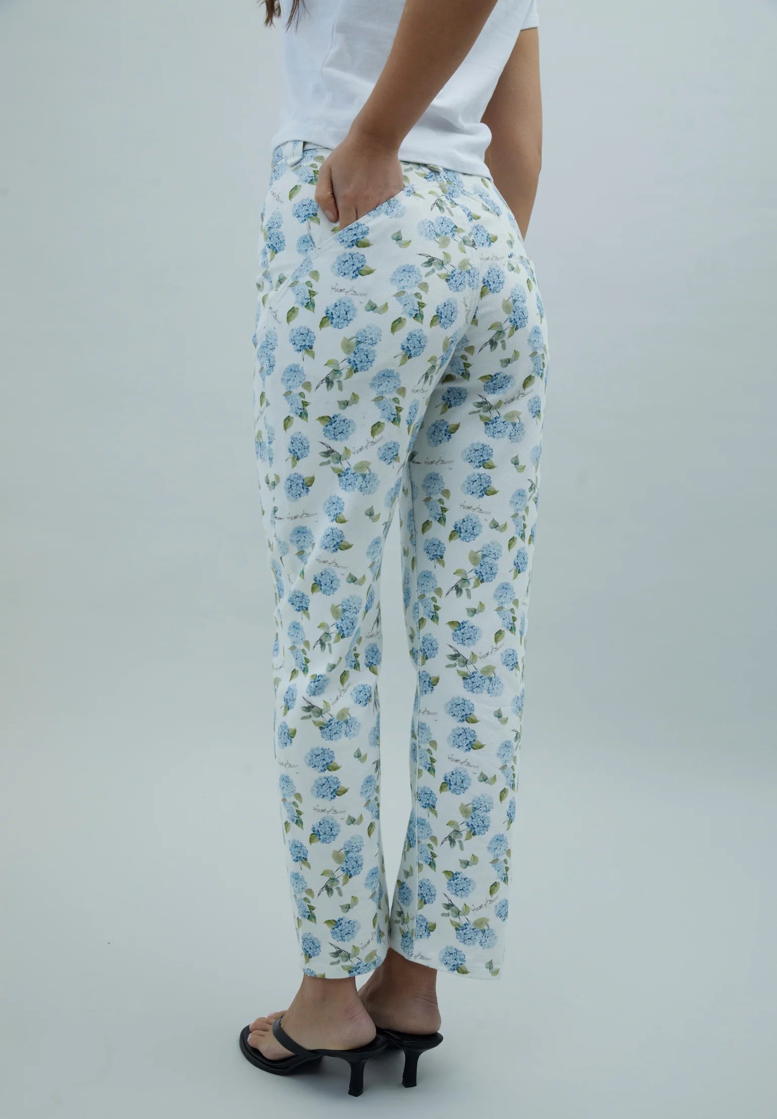 HYDRANGEA JESSIE DENIM IN SOFT BLUE