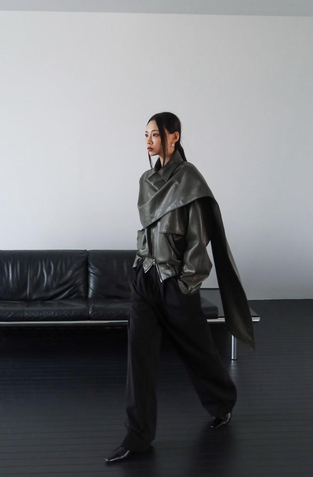 PRAGA JACKET IN CHARCOAL