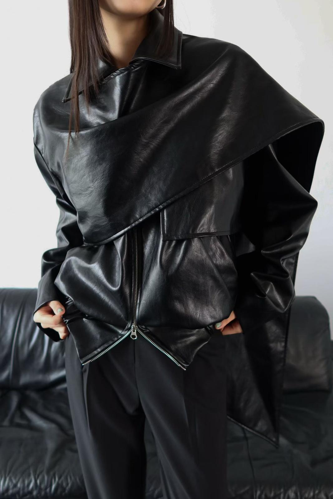 PRAGA JACKET IN BLACK