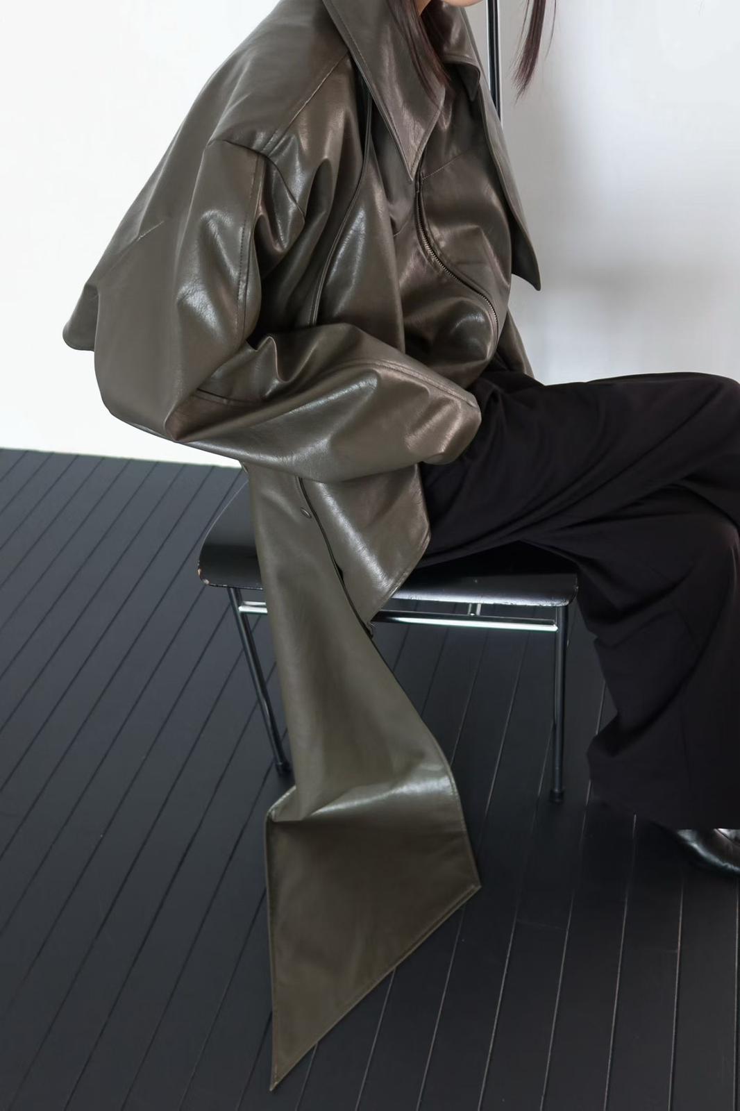PRAGA JACKET IN CHARCOAL
