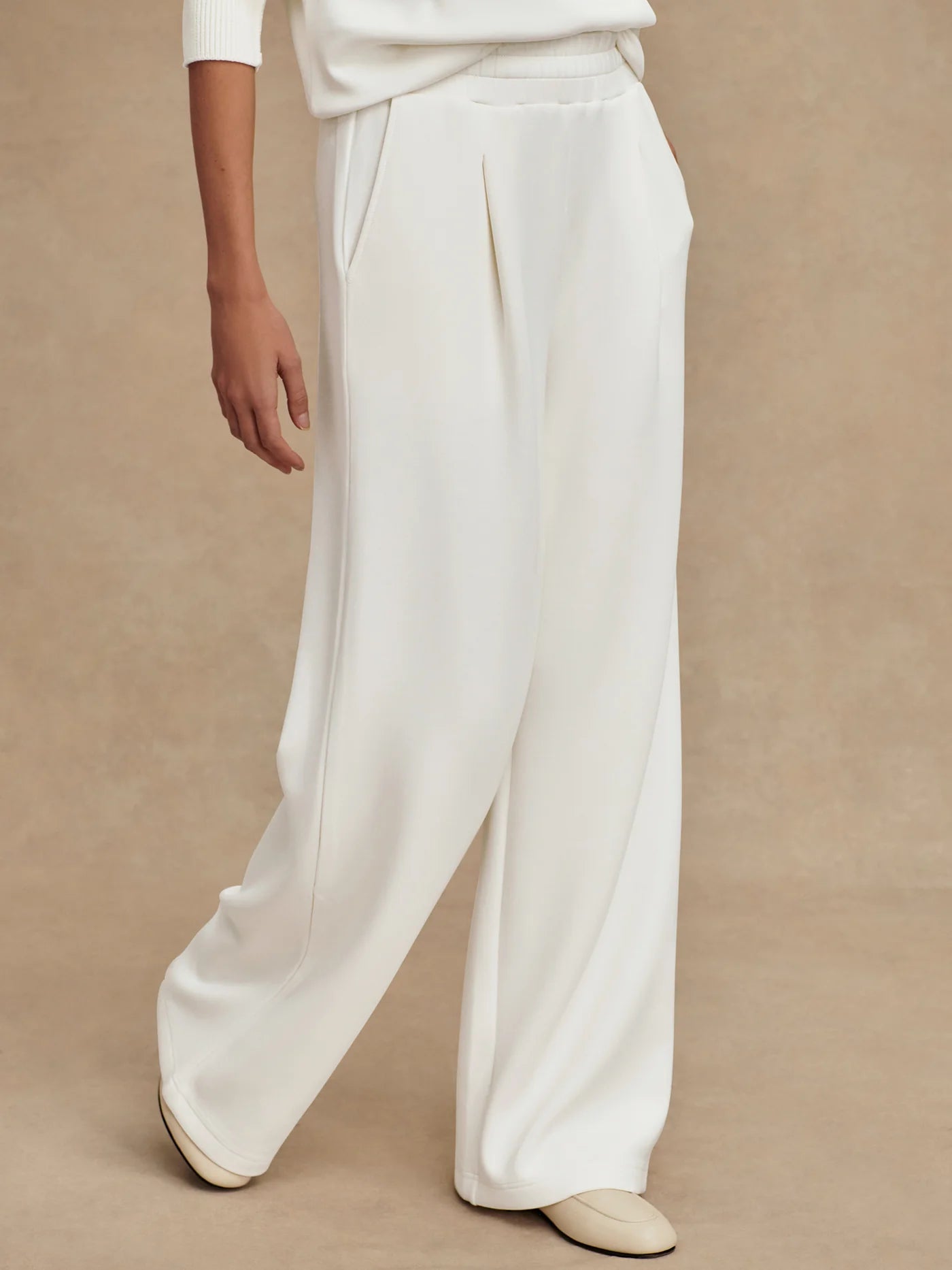THE EXTRA WIDE LEG PANT 32 IN EGRET