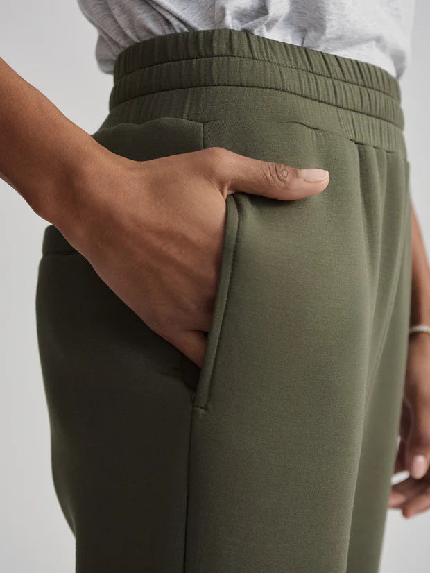 THE SLIM PANT 25 IN OLIVE NIGHT