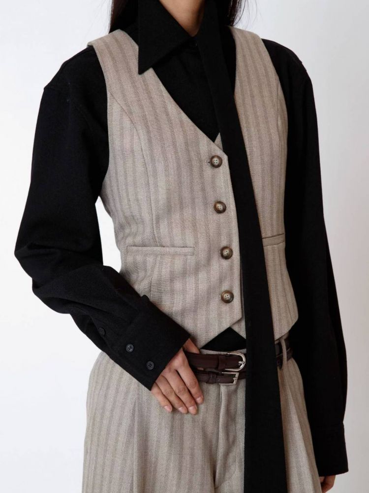 THE CAMDEN VEST BEIGE STRIPE