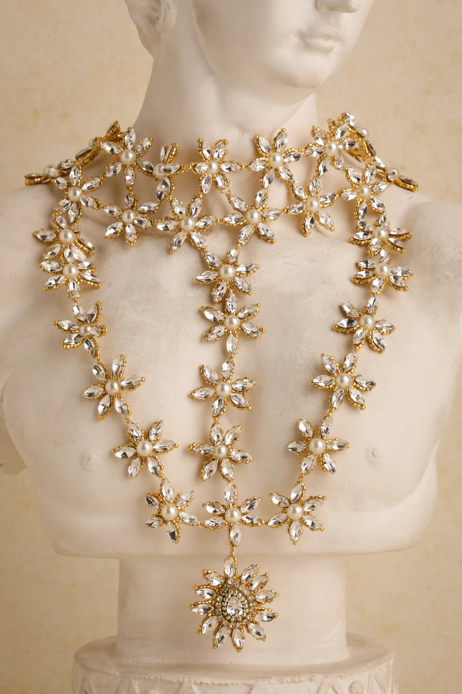 QUEEN NECKLACE
