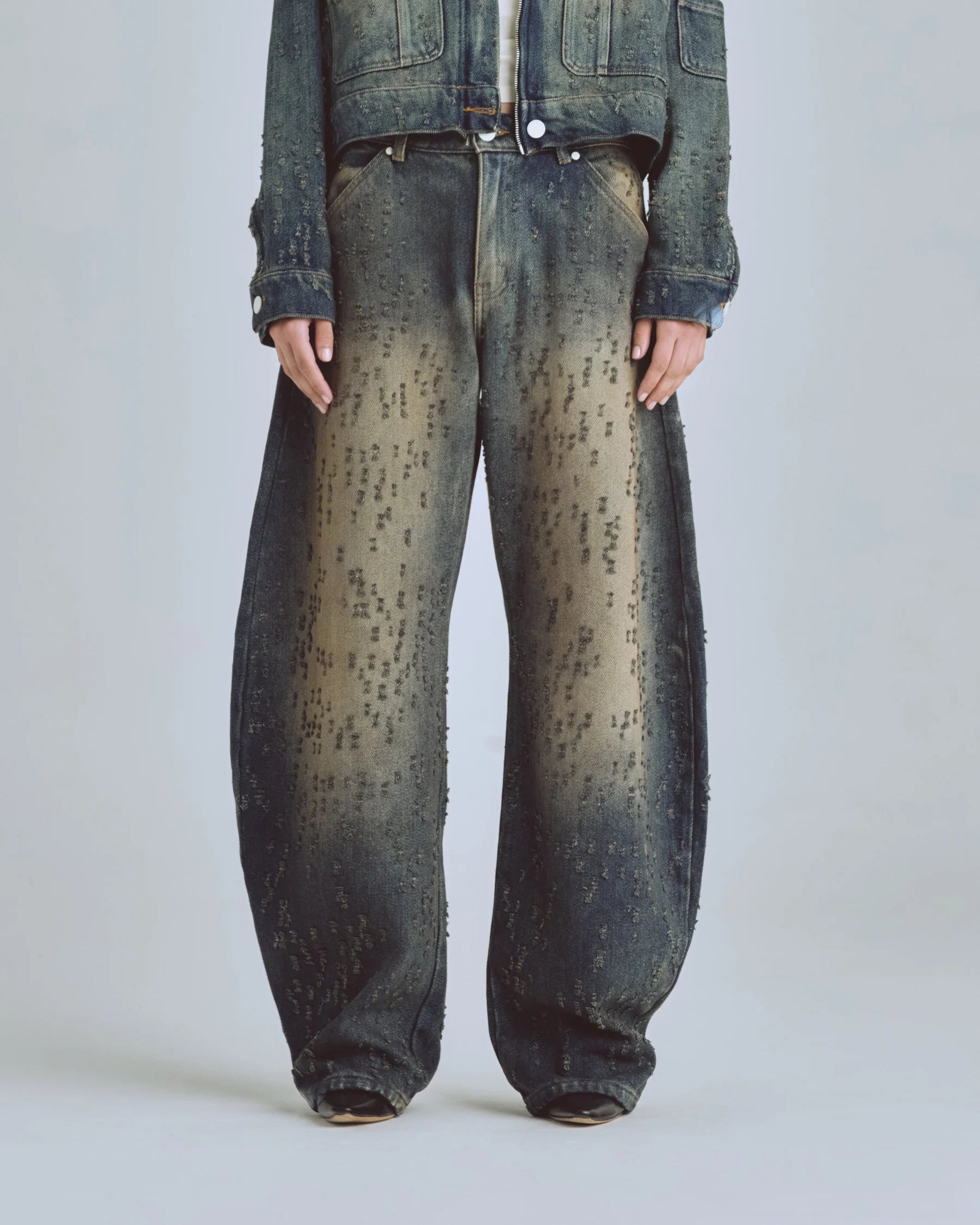 AGNUS DEI RIPPED BARREL JEAN IN DIRTY BLUE